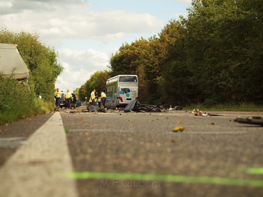 Schwerer VU Koeln Immendorf Kerkraderstr P118.JPG